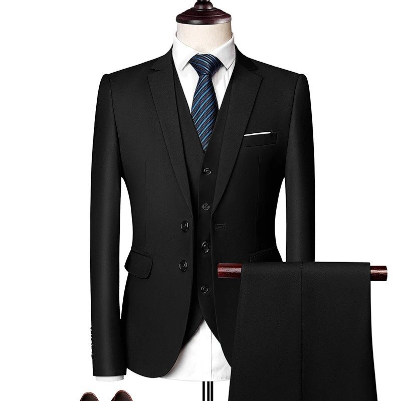 Mens Three-Piece Suit (US Sizing) - Image 3
